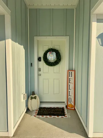 $2,595 | 211 Gray Owl Drive, Freeport, FL 32439