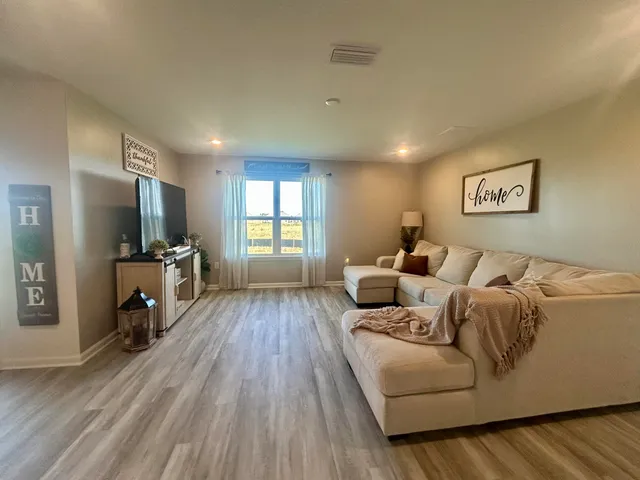 $2,595 | 211 Gray Owl Drive, Freeport, FL 32439