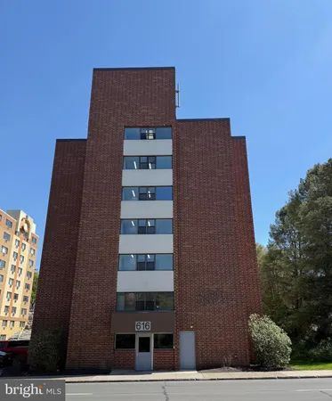 $400,000 | 616 East College Avenue, Unit 305, State College, PA 16801