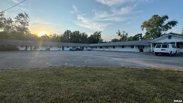 $275,000 | 1950 North Illinois Avenue, Carbondale, IL 62901