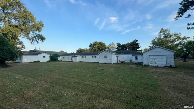 $275,000 | 1950 North Illinois Avenue, Carbondale, IL 62901