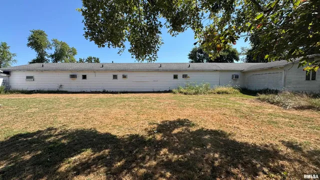 $275,000 | 1950 North Illinois Avenue, Carbondale, IL 62901