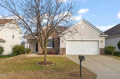 $375,000 | 328 Larktree Lane, Fuquay-Varina, NC 27526