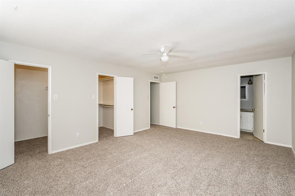 9814 Emory Oak Circle Dallas, TX 75249 - Photo 12 of 18