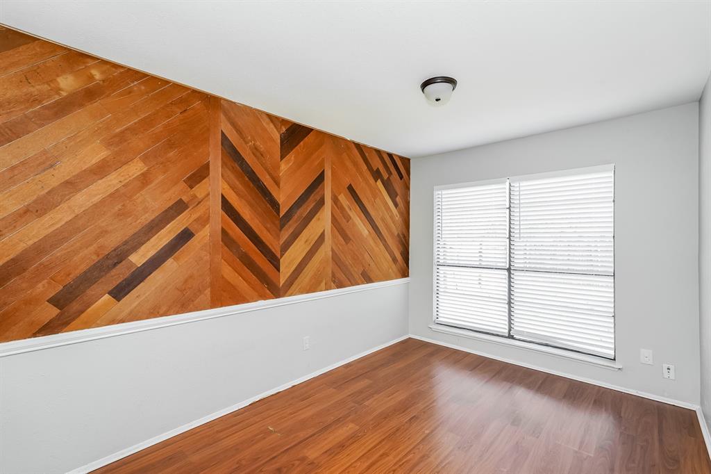 9814 Emory Oak Circle Dallas, TX 75249 - Photo 13 of 18