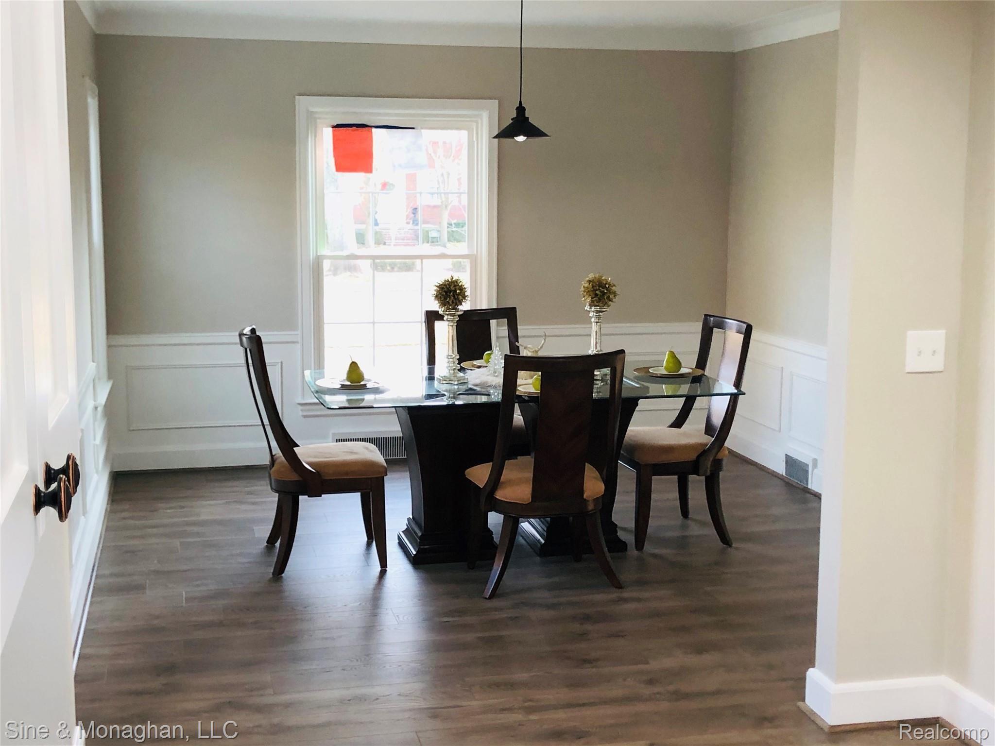 721 Pemberton Road Grosse Pointe, MI 48230 - Photo 8 of 41 IMG_2116.jpg