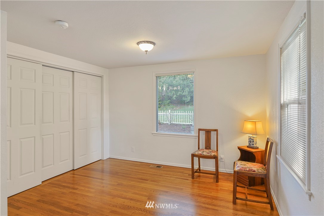 10403 Northeast 189th Street Bothell, WA 98011 - Photo 11 of 23 Gallery Image 11