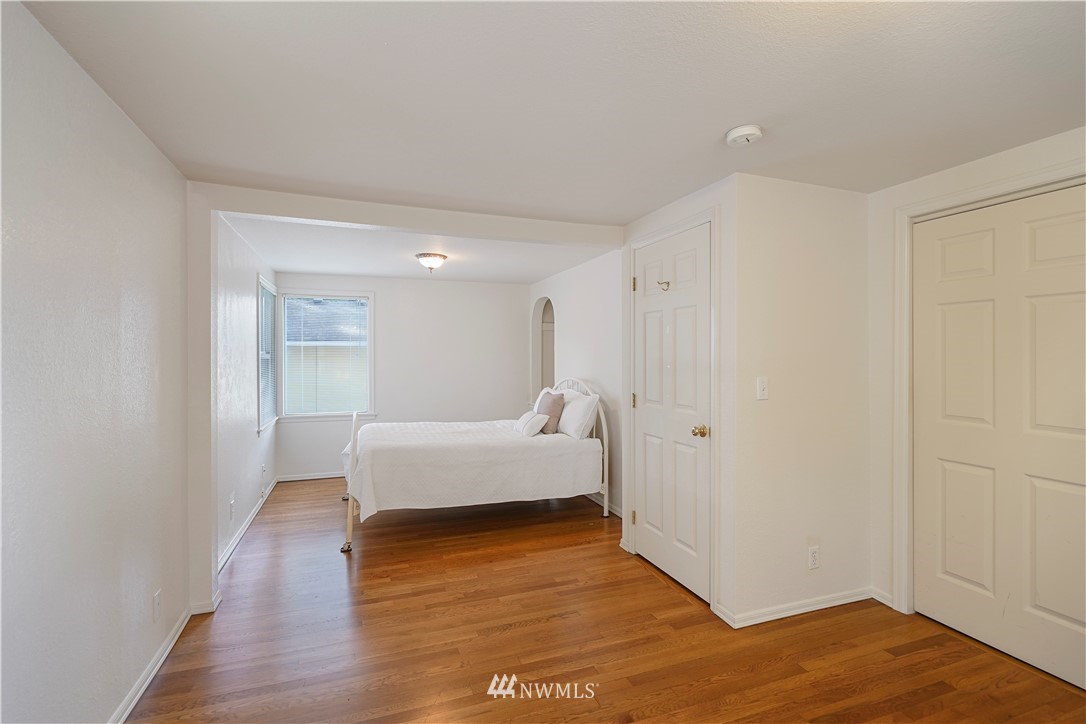 10403 Northeast 189th Street Bothell, WA 98011 - Photo 12 of 23 Gallery Image 12