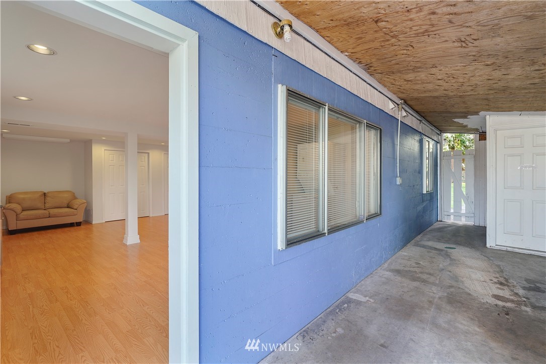 10403 Northeast 189th Street Bothell, WA 98011 - Photo 15 of 23 Gallery Image 15
