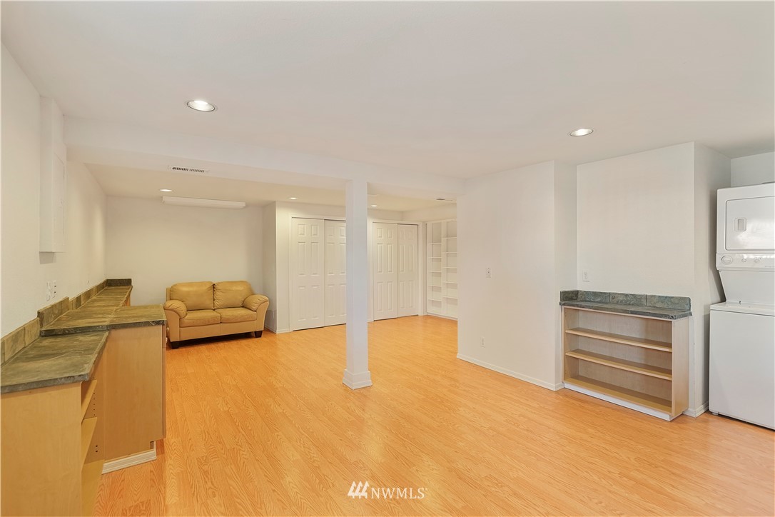 10403 Northeast 189th Street Bothell, WA 98011 - Photo 16 of 23 Gallery Image 16