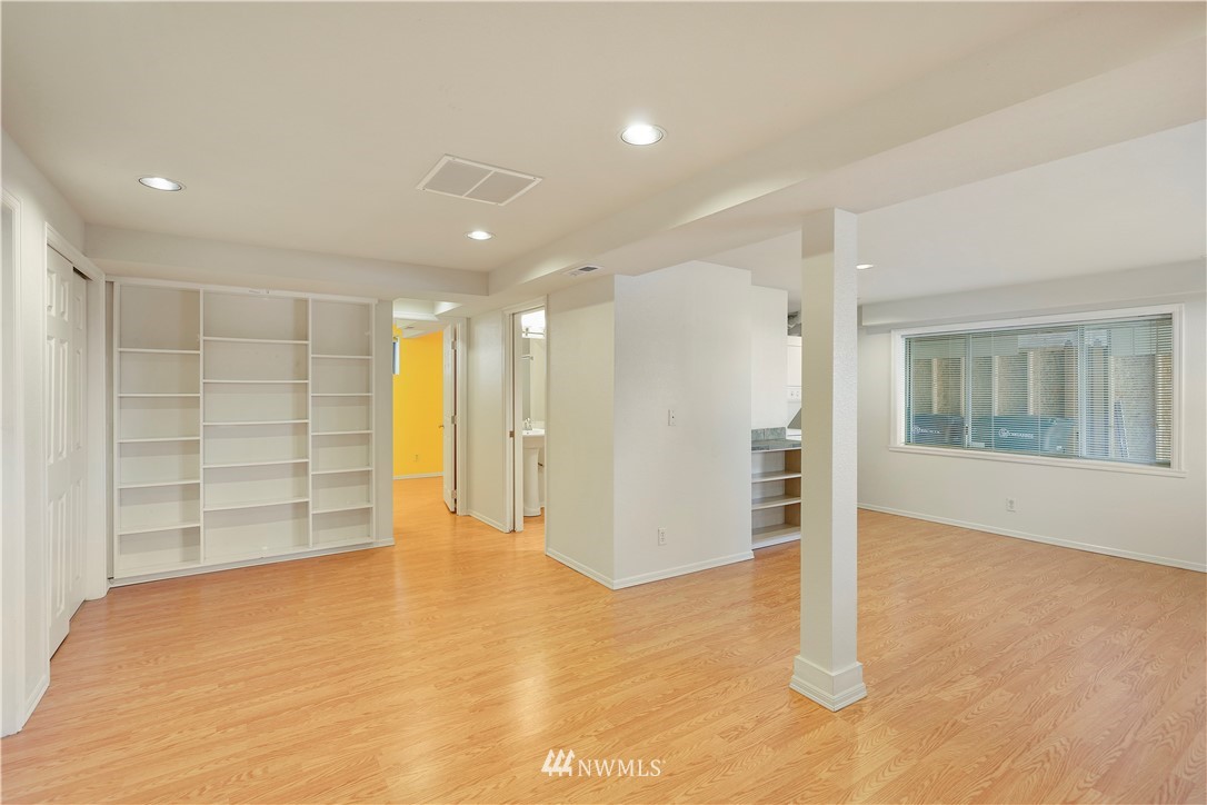 10403 Northeast 189th Street Bothell, WA 98011 - Photo 17 of 23 Gallery Image 17
