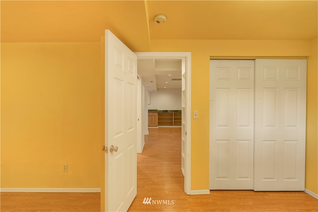 10403 Northeast 189th Street Bothell, WA 98011 - Photo 20 of 23 Gallery Image 20