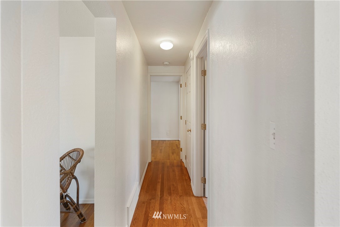 10403 Northeast 189th Street Bothell, WA 98011 - Photo 10 of 23 Gallery Image 10