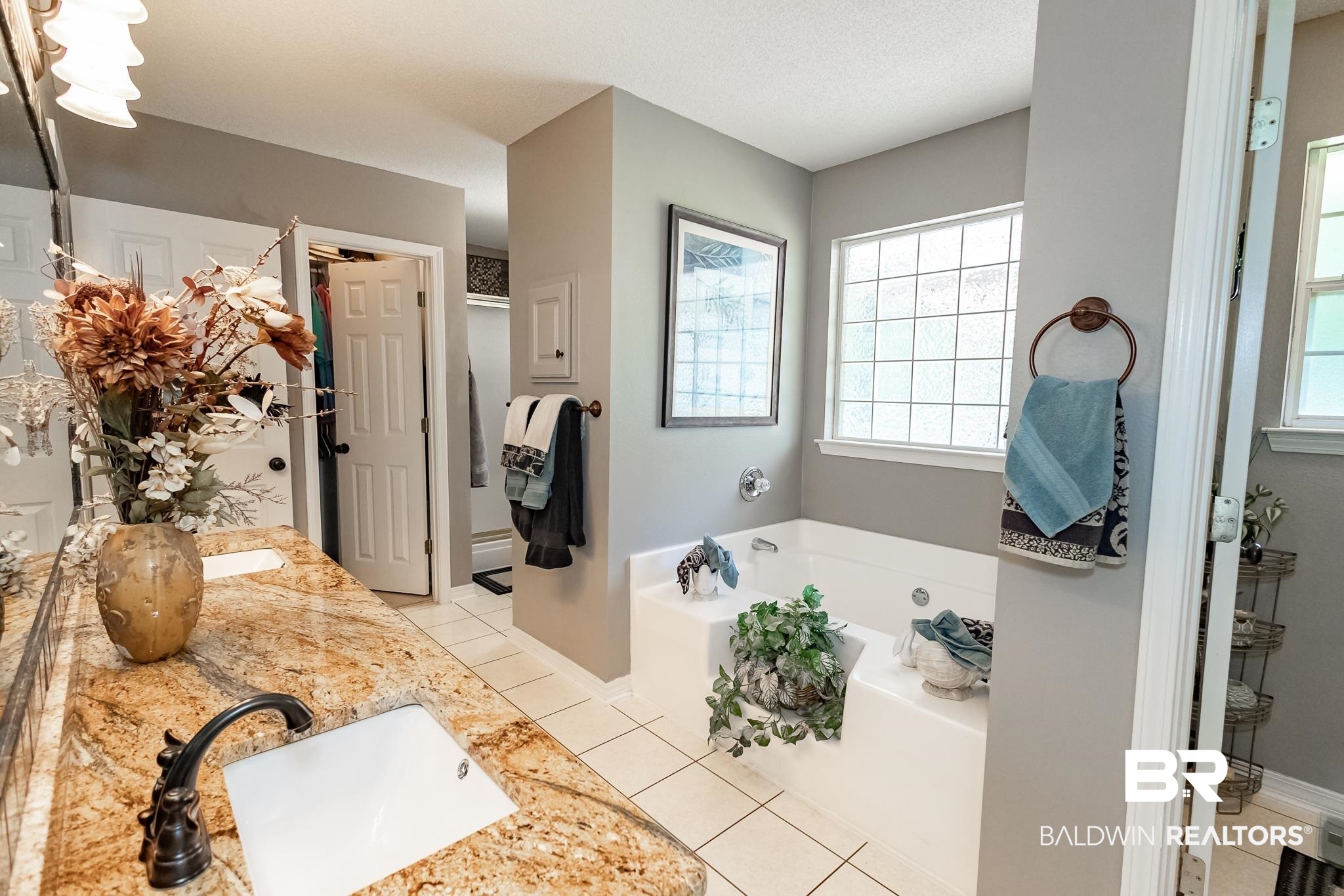 149 Pemberton Loop Fairhope, AL 36532 - Photo 17 of 33 Primary Bath