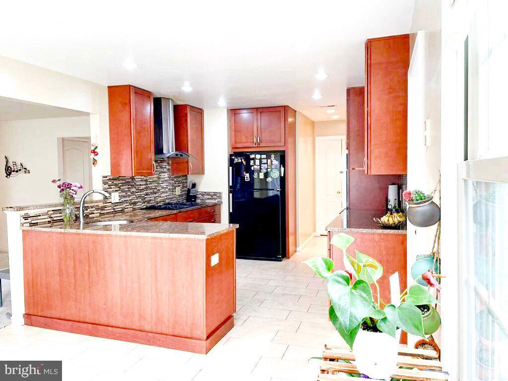 712 Pebble Beach Drive Silver Spring, MD 20904 - Photo 7 of 12 Kitchen