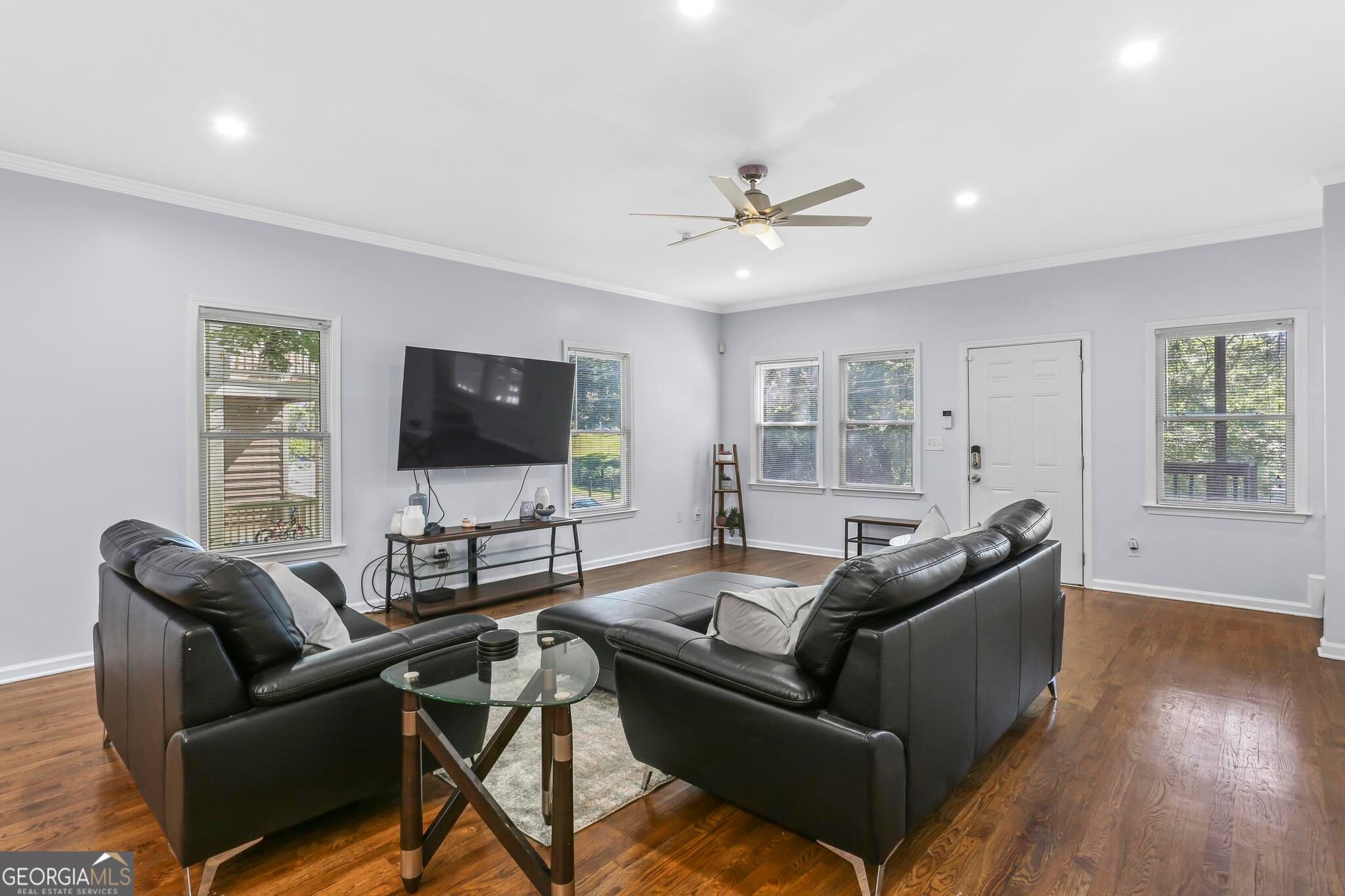 687 Windsor Street Southwest Atlanta, GA 30310 - Photo 7 of 31 Gallery Image 7