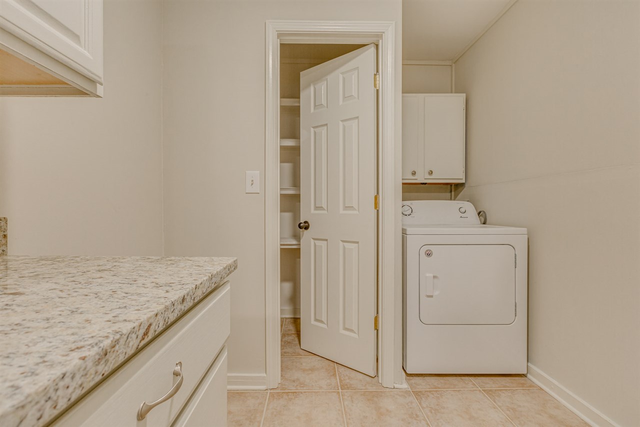 4694 Chip Road Memphis, TN 38117 - Photo 13 of 25