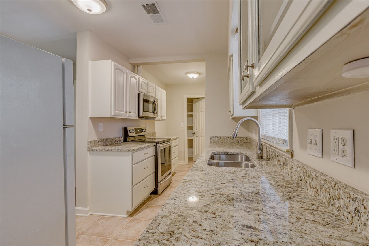 4694 Chip Road Memphis, TN 38117 - Photo 10 of 25