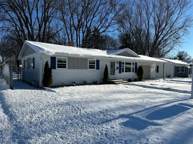 $234,000 | 514 Garden Drive, Belvidere, IL 61008