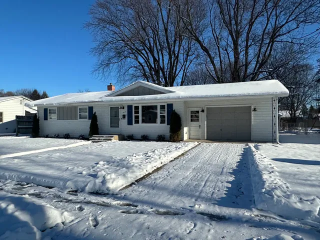 $234,000 | 514 Garden Drive, Belvidere, IL 61008