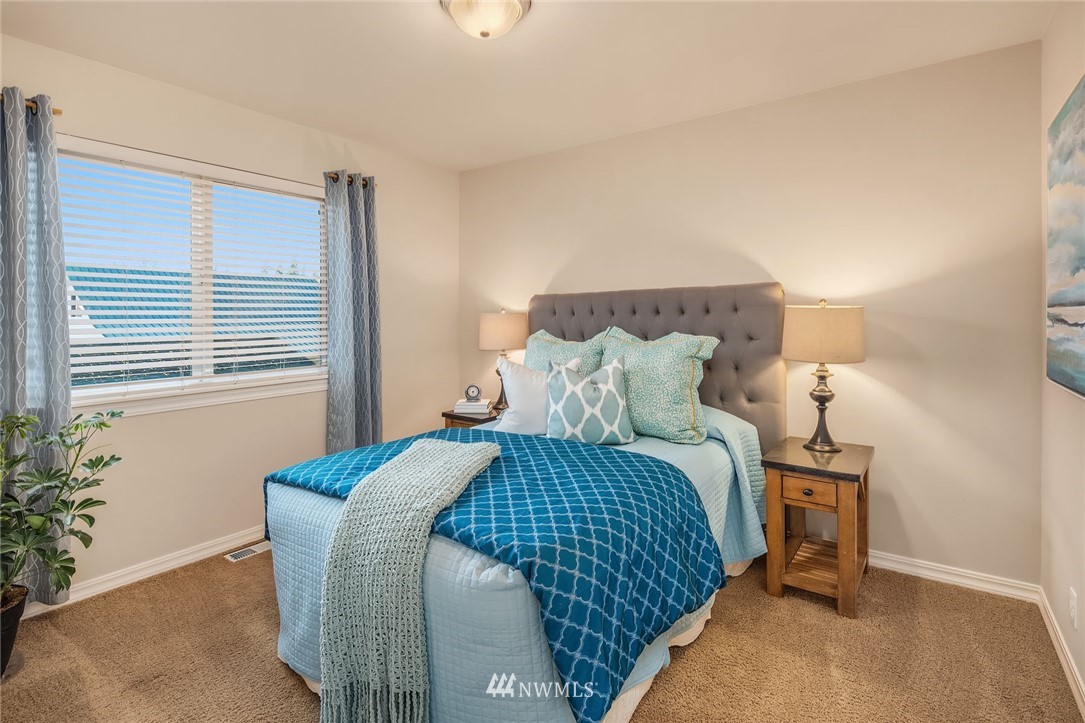 4852 Northeast 1st Court Renton, WA 98059 - Photo 11 of 18 Gallery Image 11