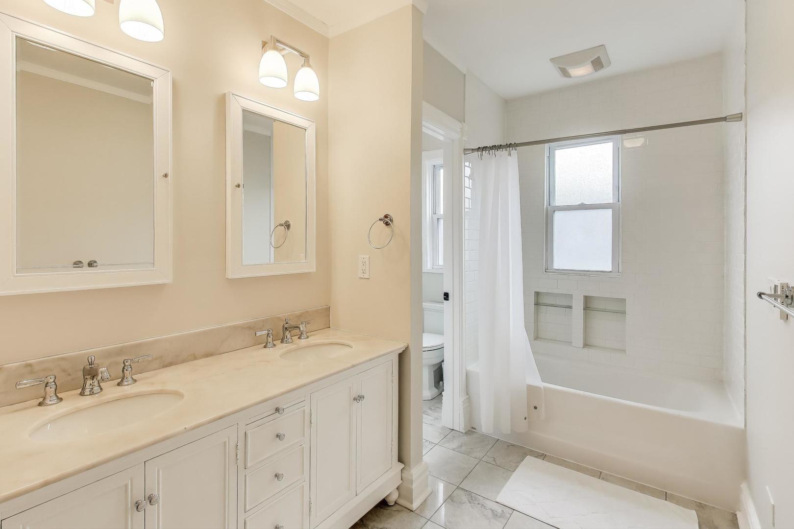 709 Foster Street Evanston, IL 60201 - Photo 22 of 24