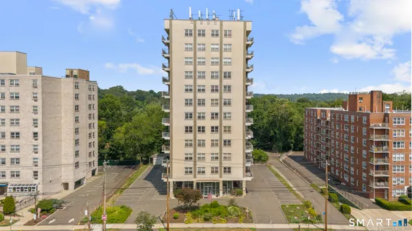 $149,900 | 2370 North Avenue, Unit 2G, Bridgeport, CT 06604