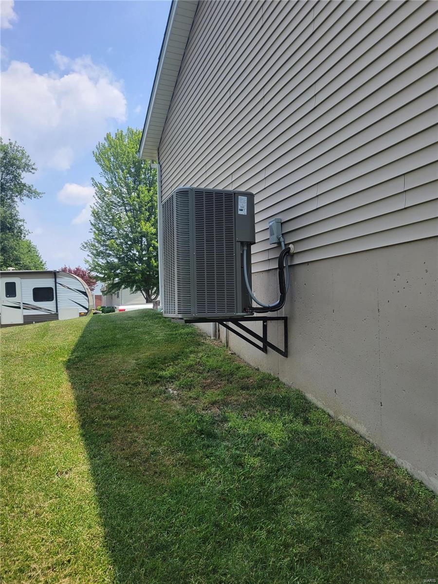 109 North Meyer Avenue Valmeyer, IL 62295 - Photo 9 of 39