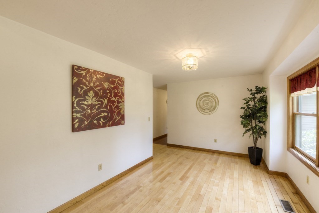 272 Paxton Road Holden, MA 01520 - Photo 12 of 42 Gallery Image 12