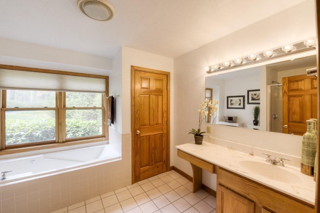 272 Paxton Road Holden, MA 01520 - Photo 16 of 42 Gallery Image 16