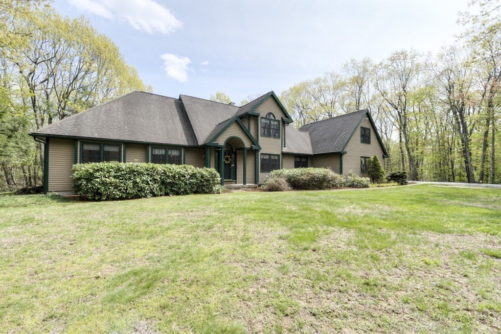 272 Paxton Road Holden, MA 01520 - Photo 2 of 42 Gallery Image 2