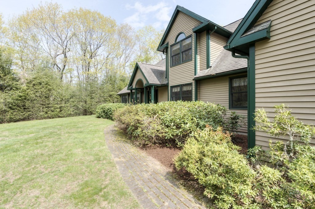 272 Paxton Road Holden, MA 01520 - Photo 3 of 42 Gallery Image 3