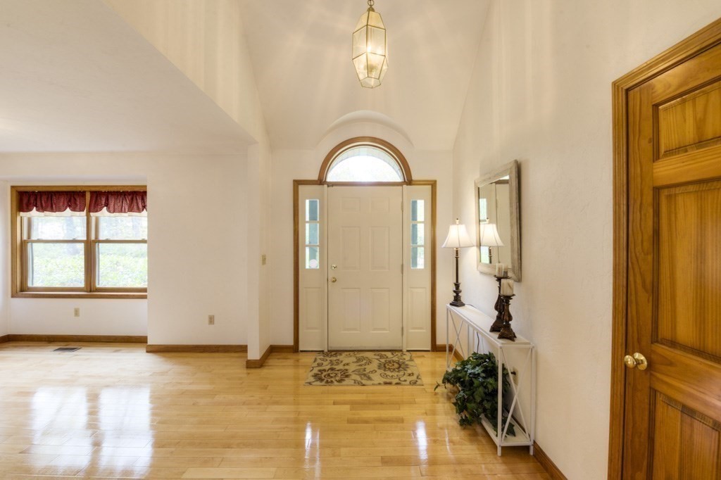 272 Paxton Road Holden, MA 01520 - Photo 4 of 42 Gallery Image 4