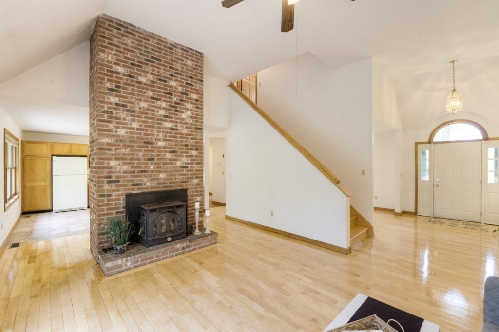 272 Paxton Road Holden, MA 01520 - Photo 6 of 42 Gallery Image 6
