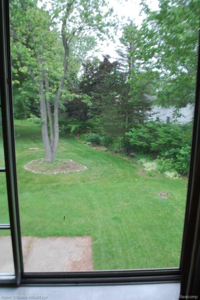 29740 Pipers Lane Farmington, MI 48334 - Photo 17 of 42 View from the dining room