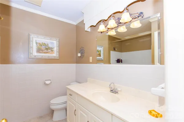 $600,000 | 3486 East Main Street, Claremont, NC 28610