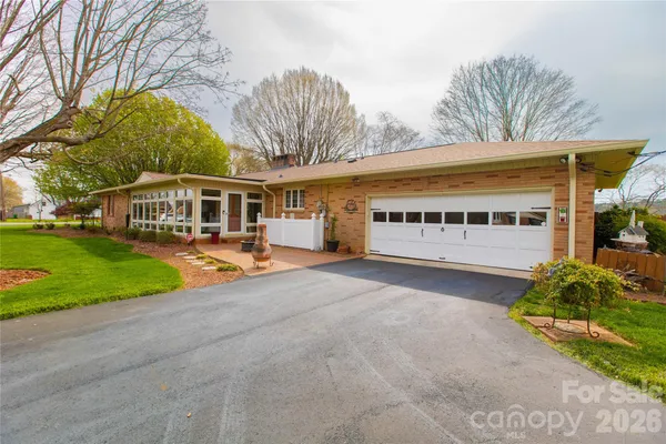 $600,000 | 3486 East Main Street, Claremont, NC 28610
