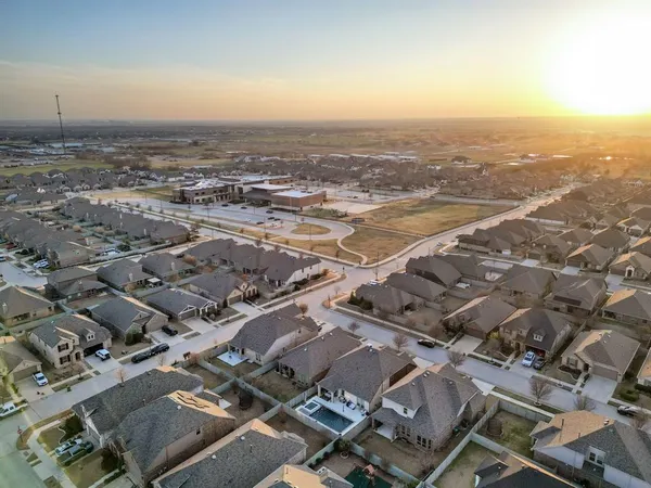 $480,000 | 1312 Chickadee Drive, Argyle, TX 76226