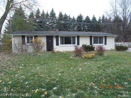 1923 Payson Road Walled Lake, MI 48390 - Photo 1 of 11 DSCN9056.JPG