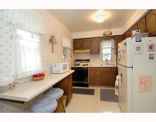 196 Seavey Road Pittsburgh, PA 15223 - Photo 5 of 15 Kitchen.
