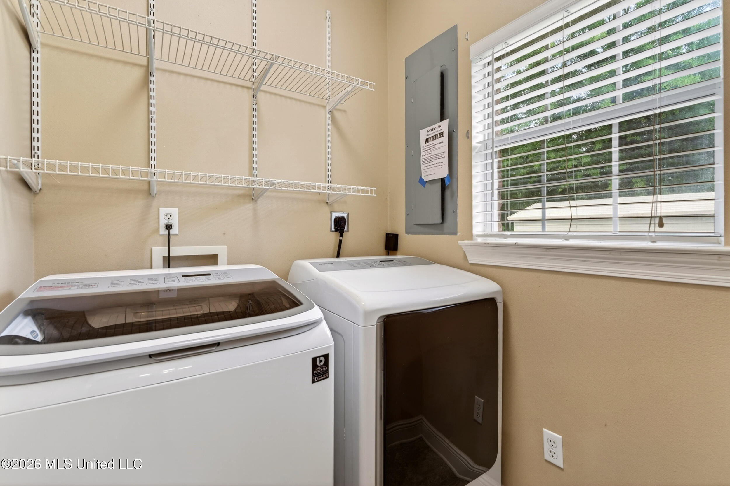 17 JM Carnell Road Poplarville, MS 39470 - Photo 23 of 65 23_23_laundryroom