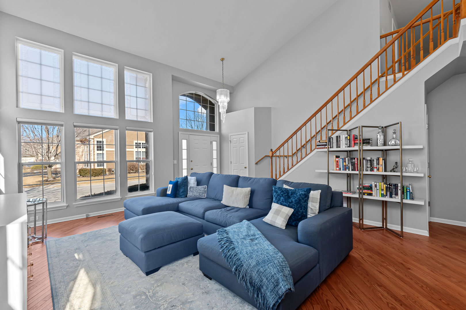 4319 Exeter Lane Northbrook, IL 60062 - Photo 3 of 24 a living room with furniture and a book shelf