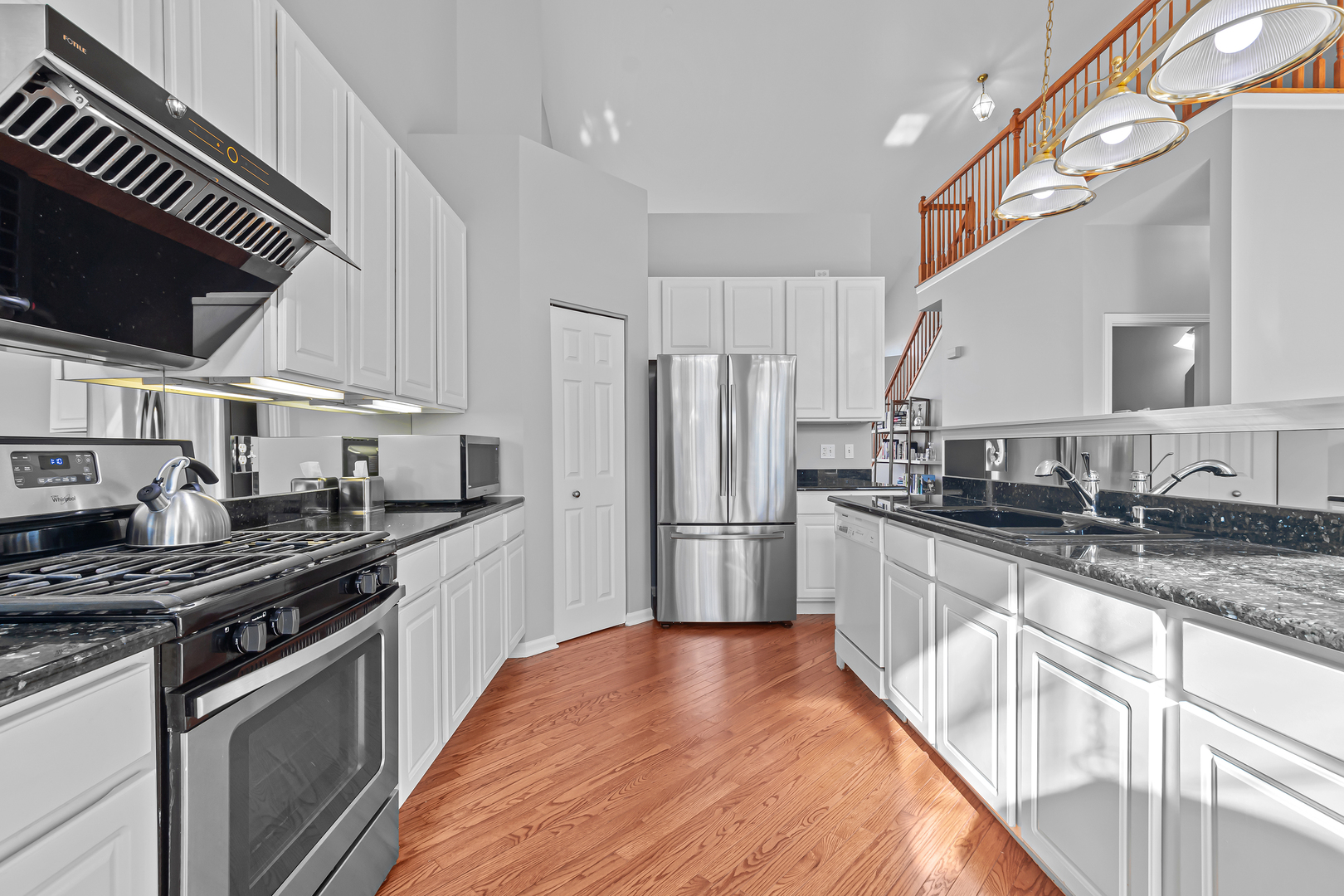 4319 Exeter Lane Northbrook, IL 60062 - Photo 5 of 24