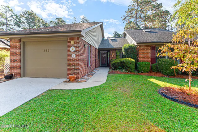 $417,500 | 385 Pinehurst Trace Drive, Pinehurst, NC 28374