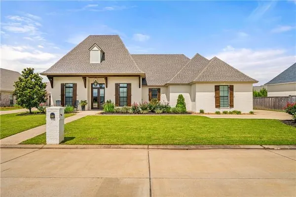 $489,500 | 5912 Marthas Drive, Alexandria, LA 71303