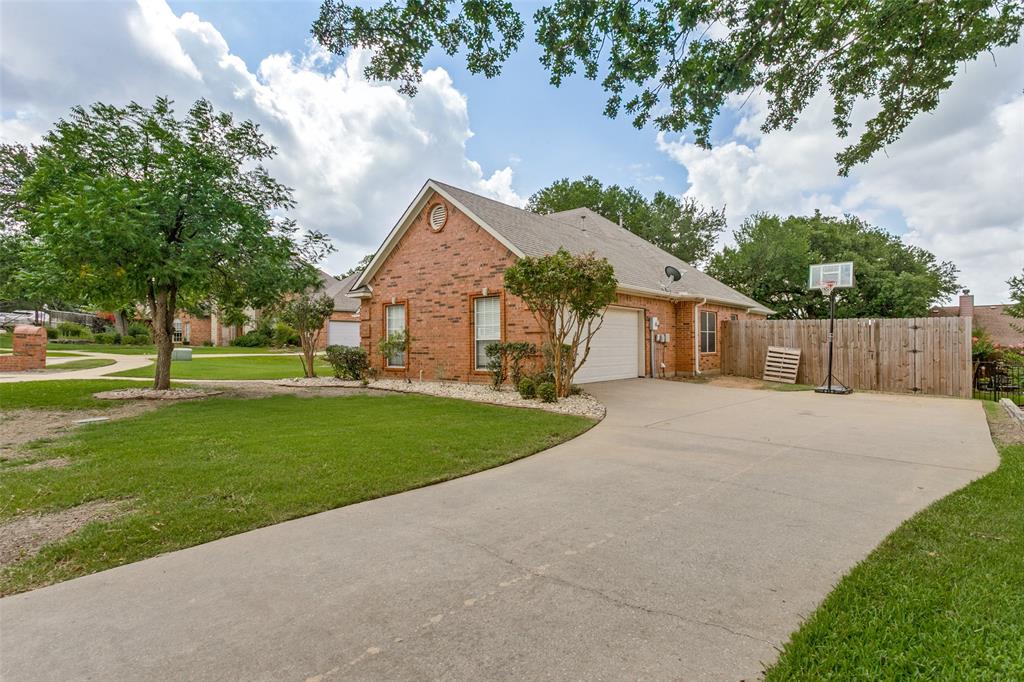 1508 Vista Verde Road Denton, TX 76210 - Photo 2 of 25