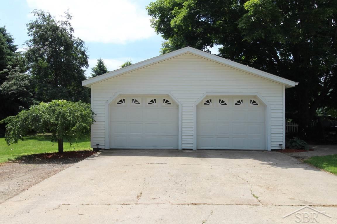 5223 Shreeves Road Fairgrove, MI 48733 - Photo 2 of 25 31385977-1.JPG