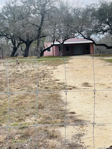 $1,500 | 345 Sir David Lane, Poteet, TX 78065