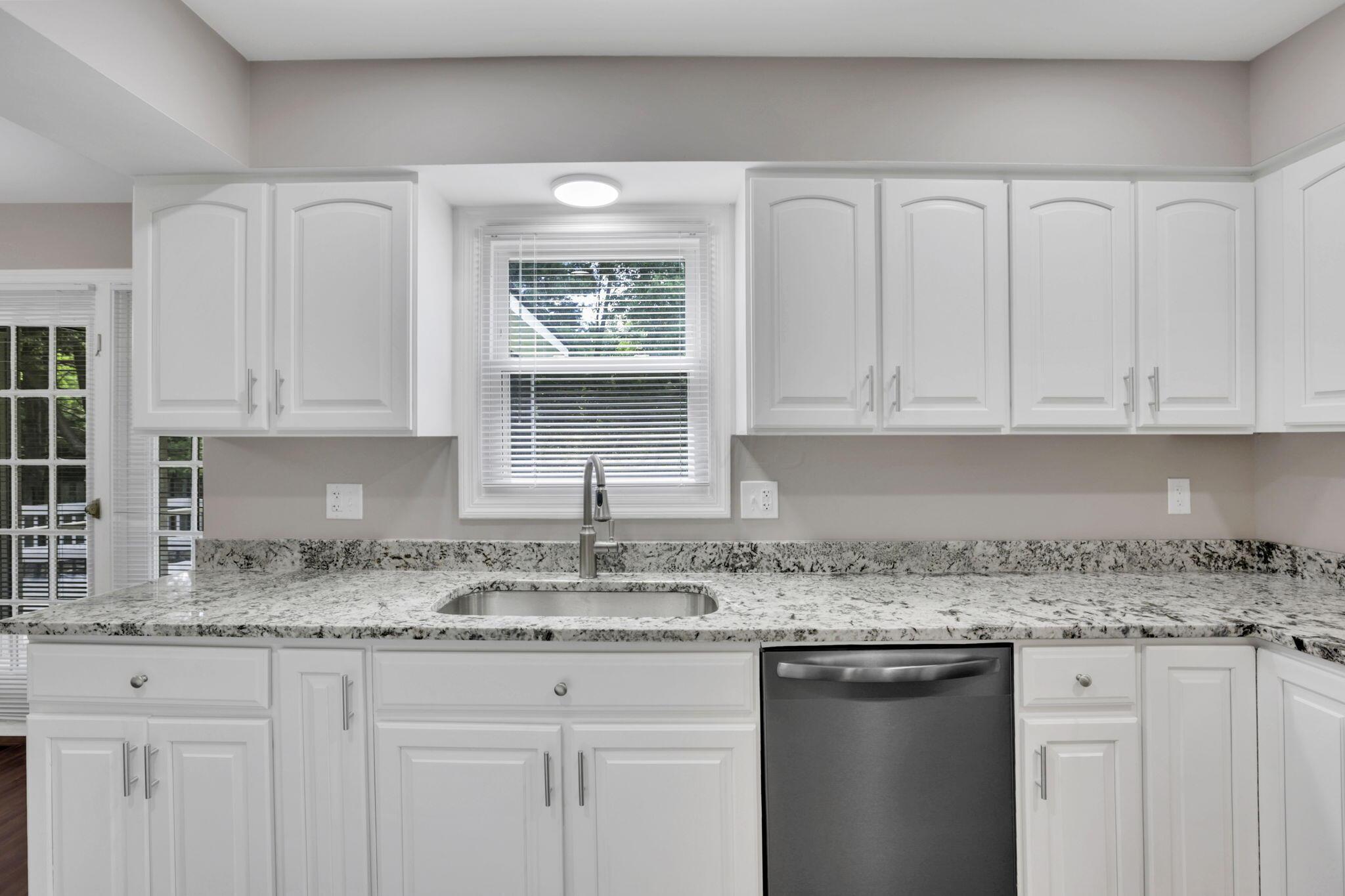 7048 Fitzgerald Road Dublin, OH 43017 - Photo 22 of 73 22-web-or-mls-4E7A4556