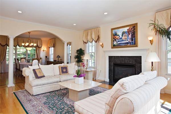 346 Hartman Road Newton, MA 02459 - Photo 4 of 19